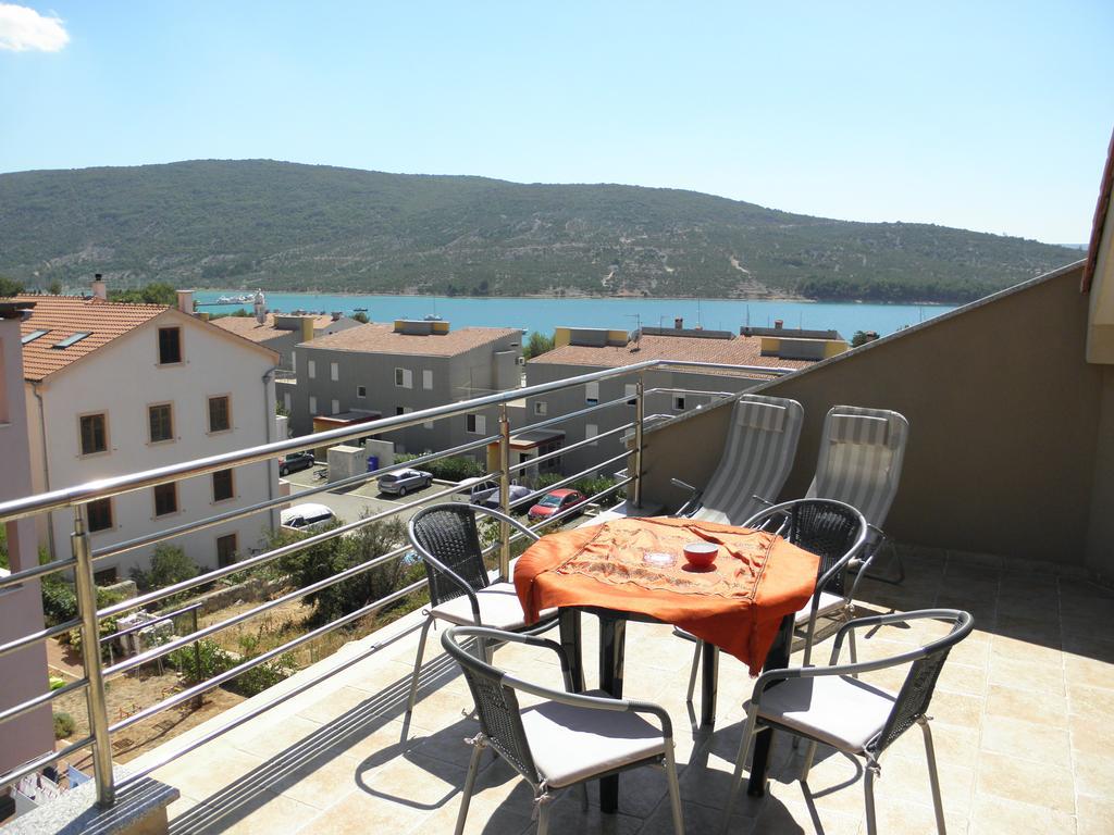 Apartments Mara Cres Rum bild
